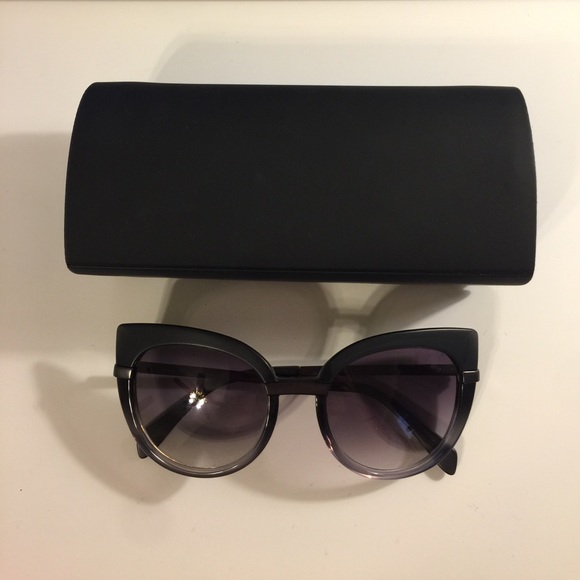 Marc by Marc Jacobs Sunglasses - Picture 2 of 2